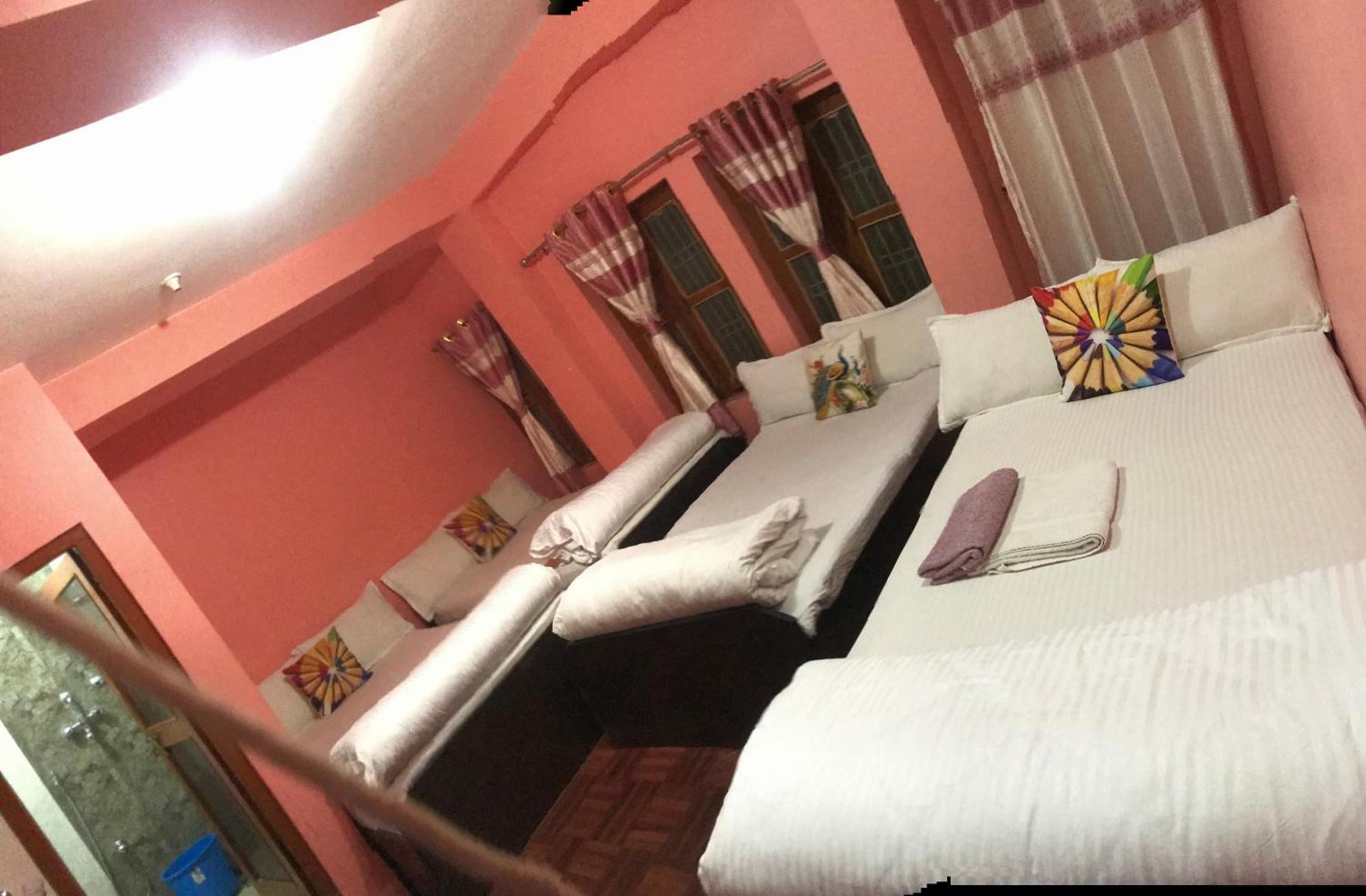 Shristi Hotel & Lodge Bandipur Exterior photo